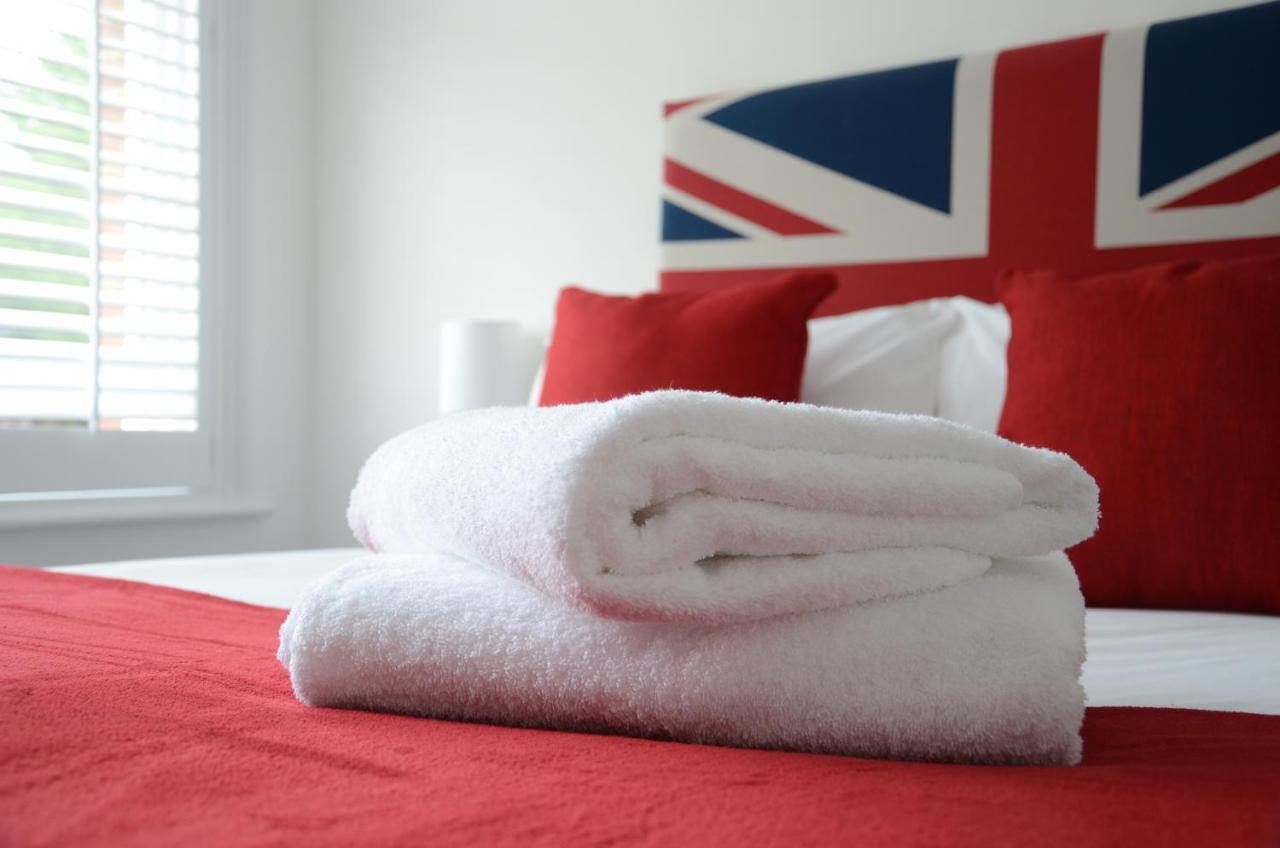 The Retro Bed & Breakfast Canterbury Exterior photo